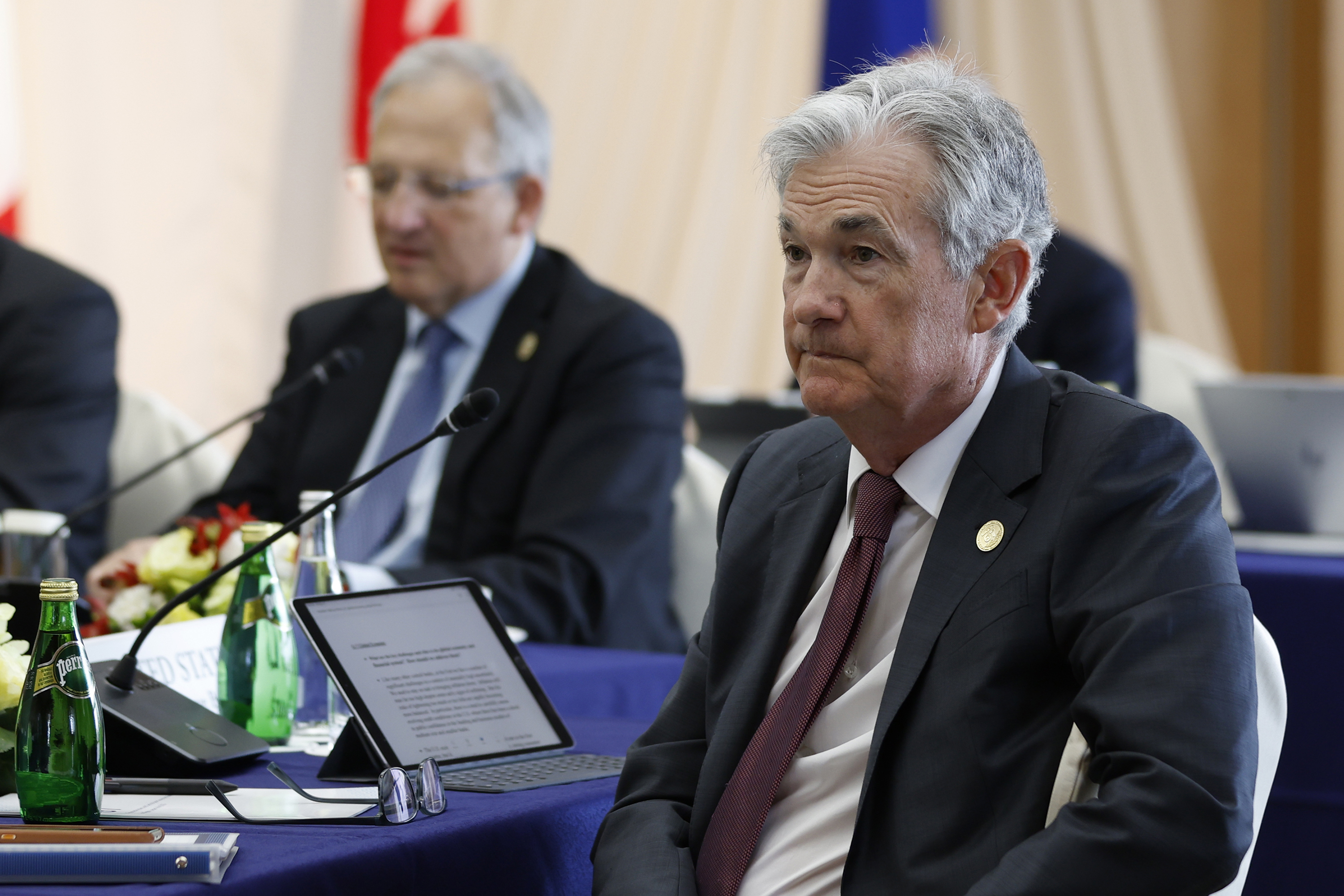 美联储主席暗示6月暂停加息