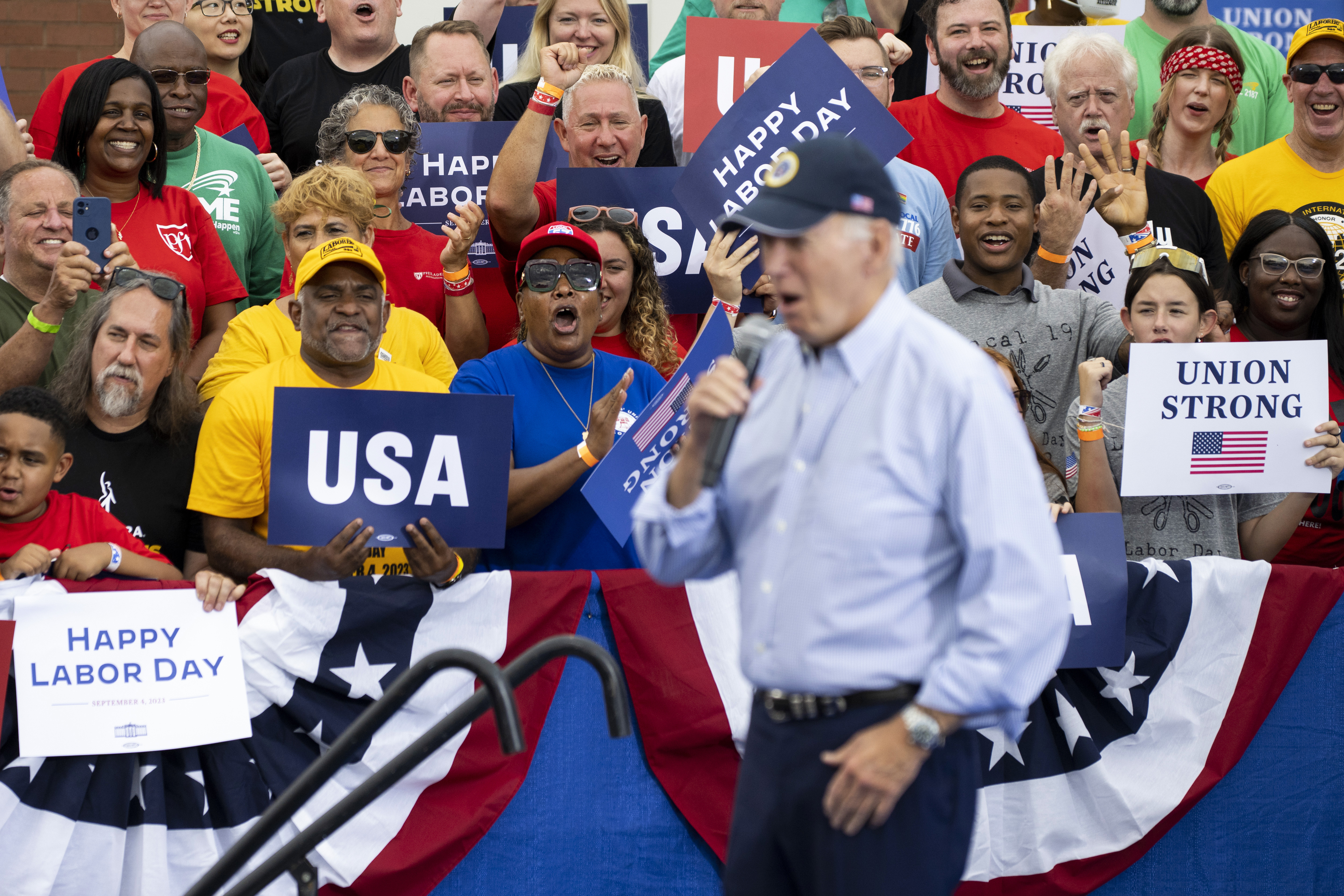 美媒：拜登支持率持续下滑，民主党慌了