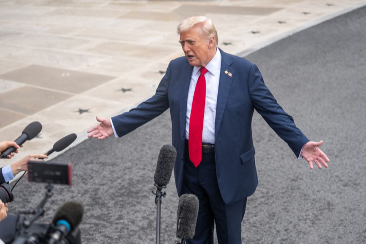 特朗普暗示：军事行动可能扩大