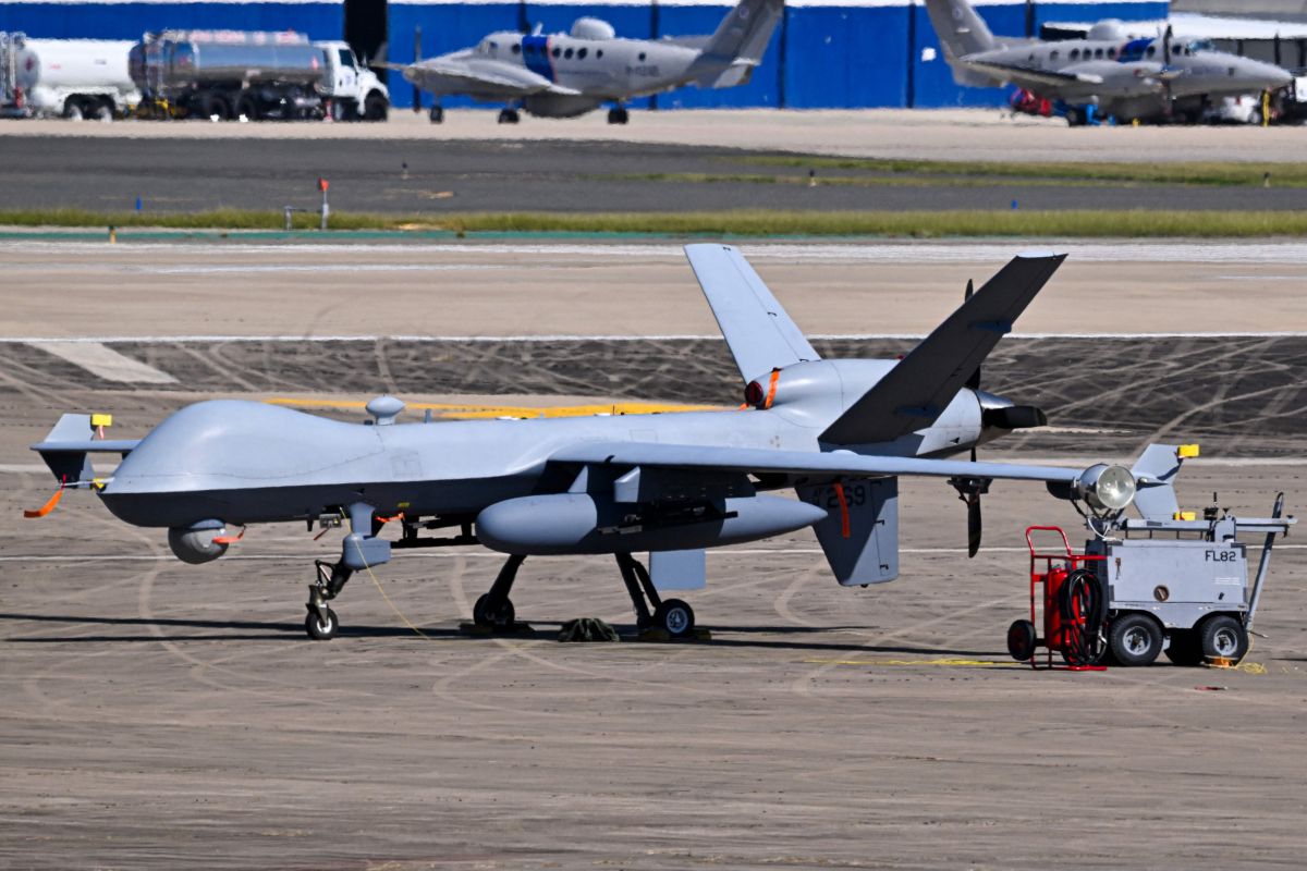 外媒：美军将军用飞机伪装成民用飞机发动袭击